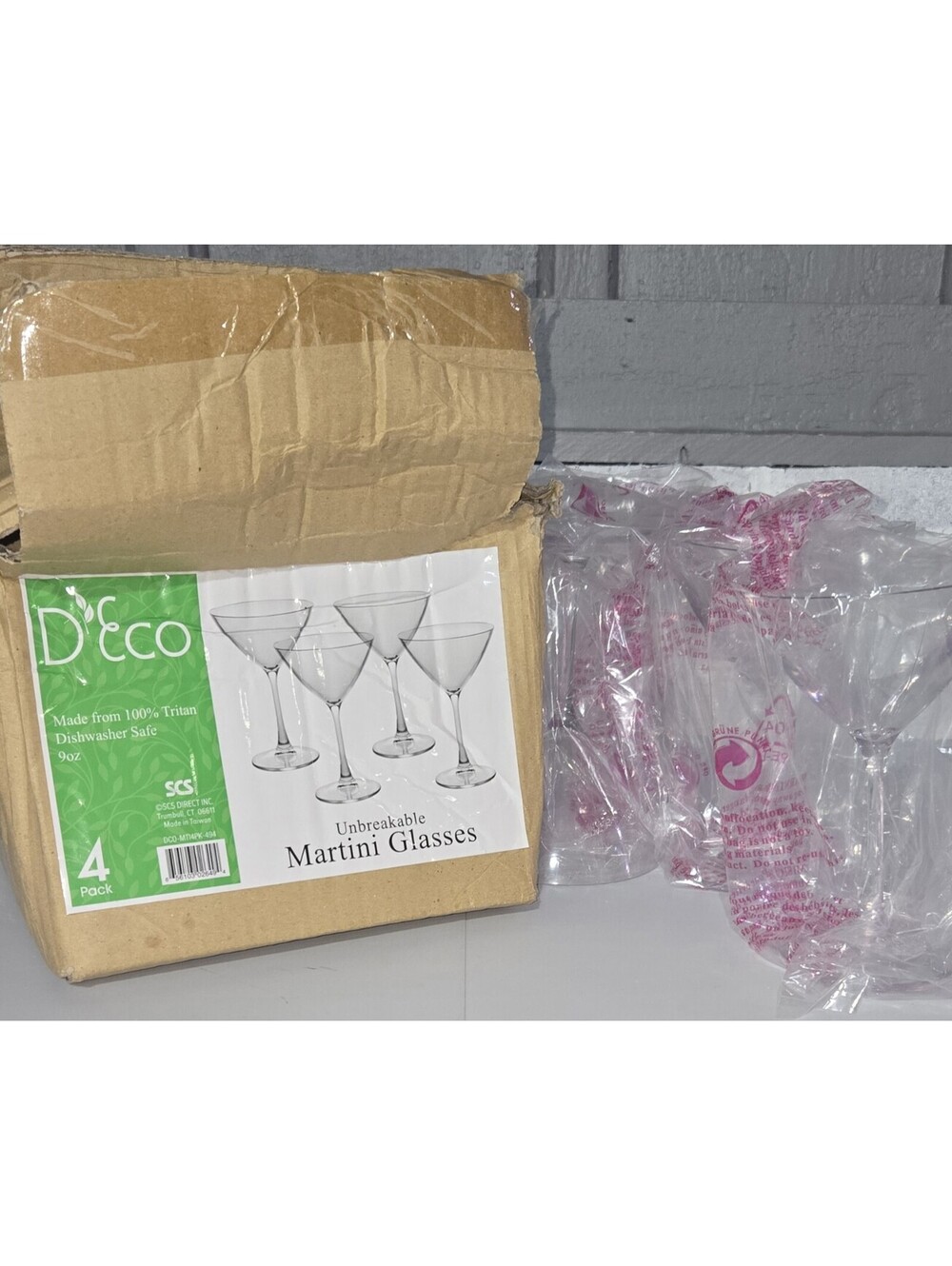 D'Eco 100% Tritan 9 oz Martini Glasses, Shatterproof Glassware, 4 Pack